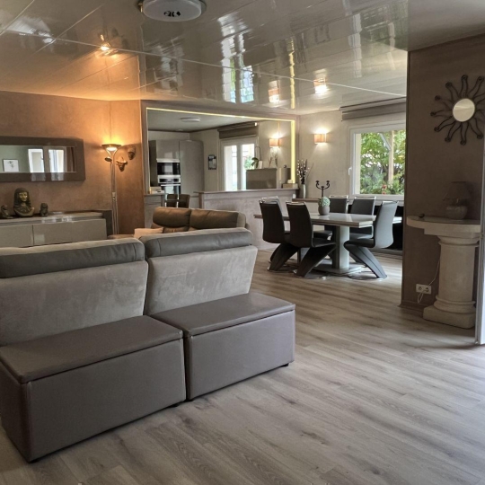  Annonces LEHAILLAN : Maison / Villa | LE HAILLAN (33185) | 117 m2 | 492 000 € 