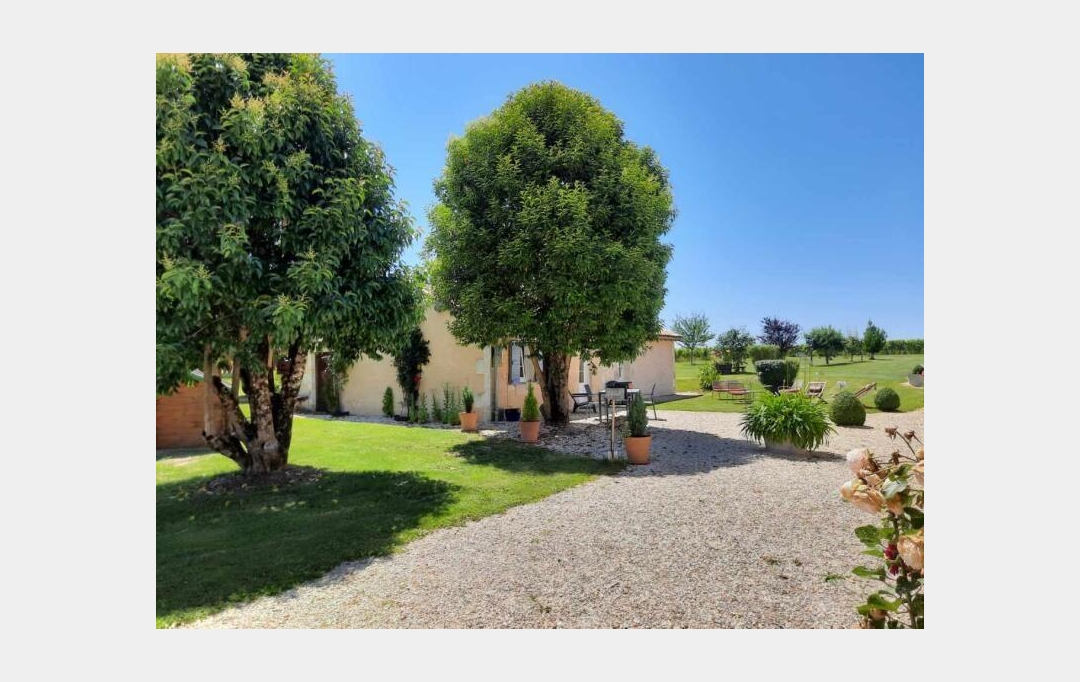 IMMOG Le Haillan Agent Immobilier : Domaines / Propriétés | JONZAC (17500) | 116 m2 | 715 000 € 