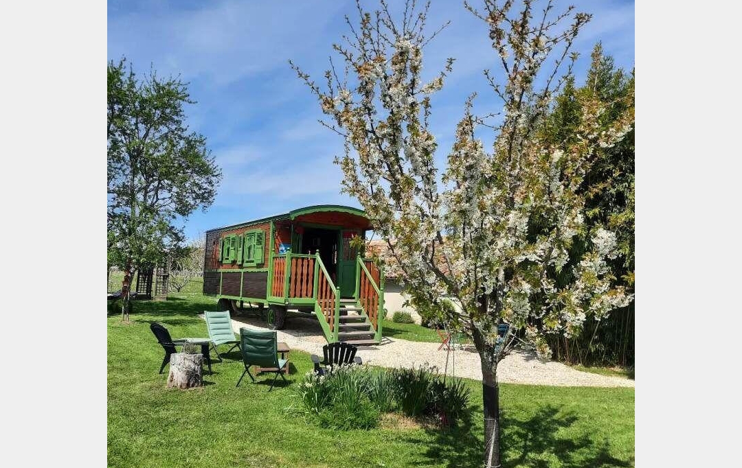IMMOG Le Haillan Agent Immobilier : Domaines / Propriétés | JONZAC (17500) | 116 m2 | 715 000 € 