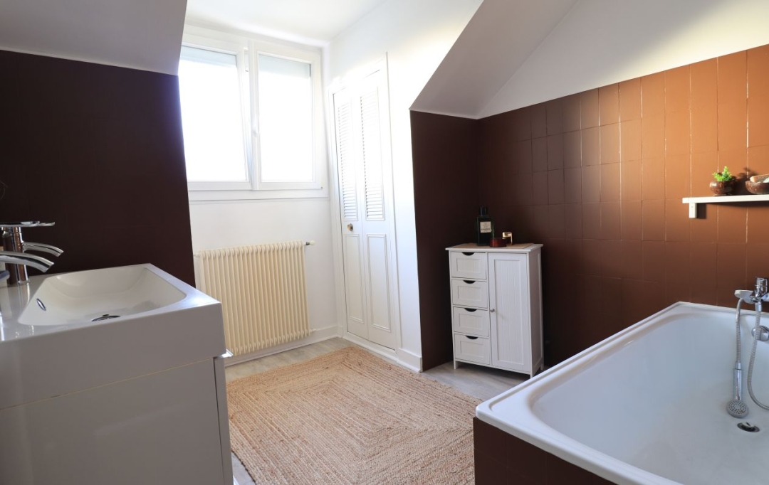 Annonces LEHAILLAN : Maison / Villa | LORMONT (33310) | 108 m2 | 374 880 € 